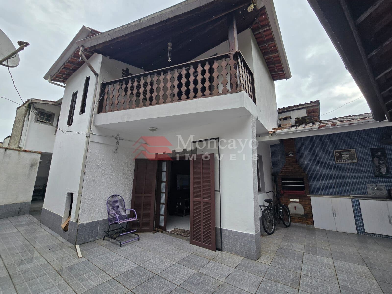 Sobrado com 3 quartos no Jardim Califórnia.
