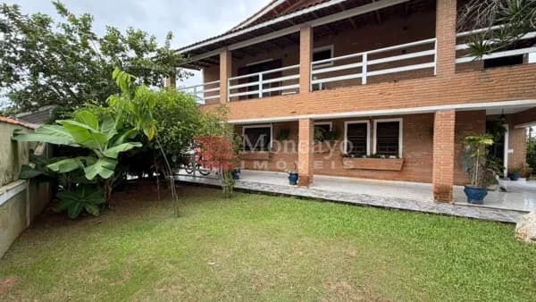 Sobrado com 4 suítes no Pontal de Santa Marina.