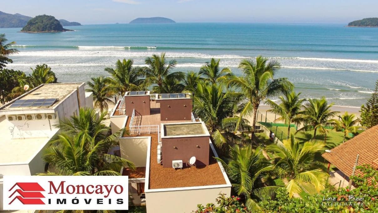 Sobrado triplex frente mar para venda no Condomínio Sapê, Ubatuba