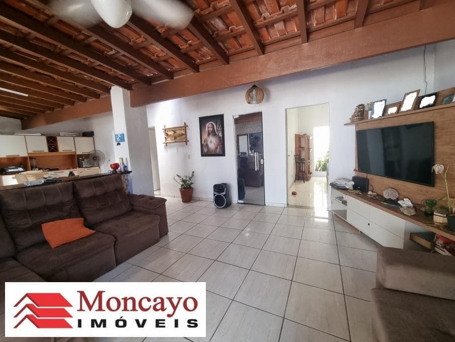 Casa frente mar para venda no Jardim Aruan, Caraguatatuba