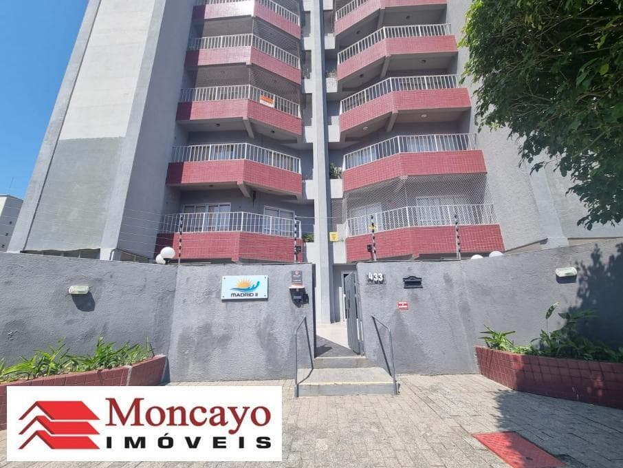 Apartamento perto do mar, amplo com elevador -Cond. Madri II