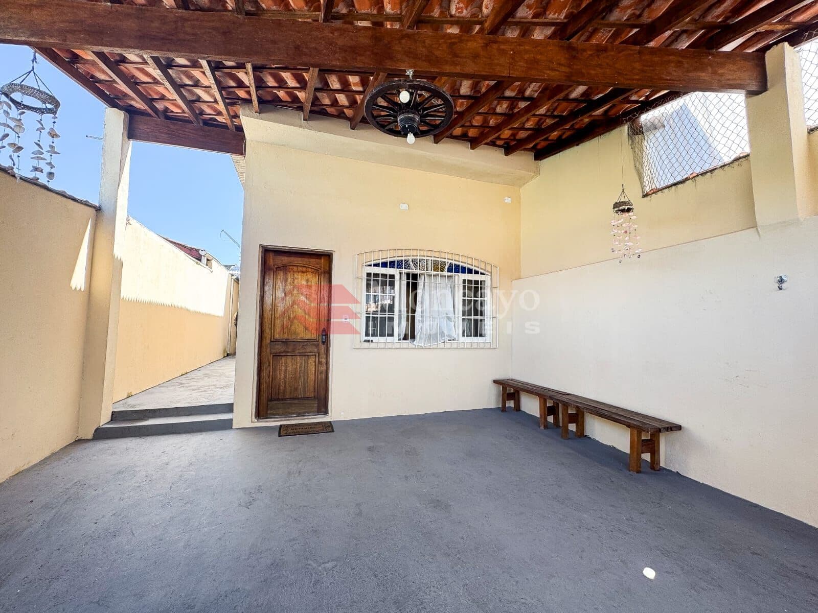 Casa com 3 quartos para venda no Poiares, Caraguatatuba - SP.