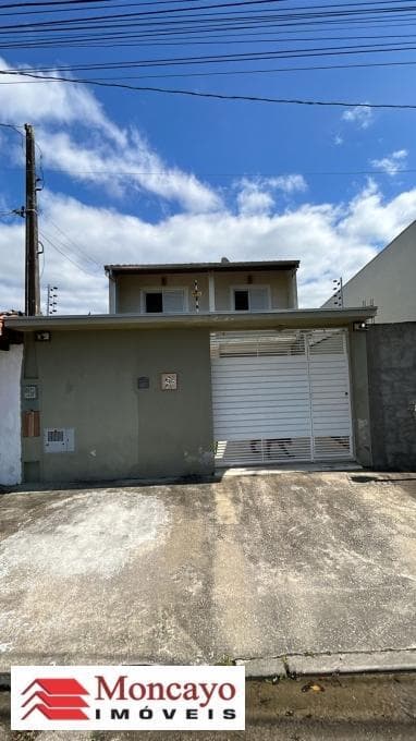 Sobrado com 2 suítes para venda no Jardim Jaqueira, Caraguatatuba - SP.