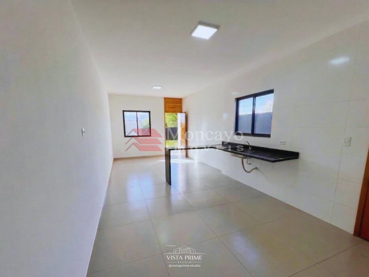 Casa nova com 2 quartos para venda no Jardim das Palmeiras, Caraguatatuba - SP.