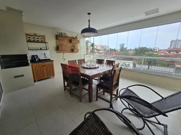 Apartamento à venda no bairro Indaiá, Caraguatatuba.
