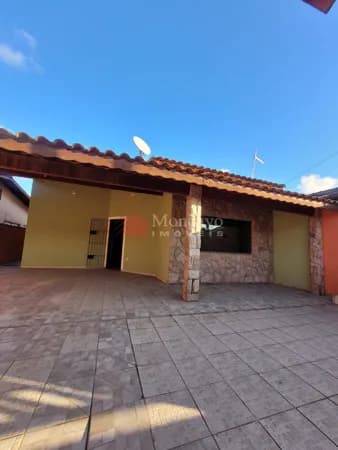 Casa com 3 quartos na Praia das Palmeiras.