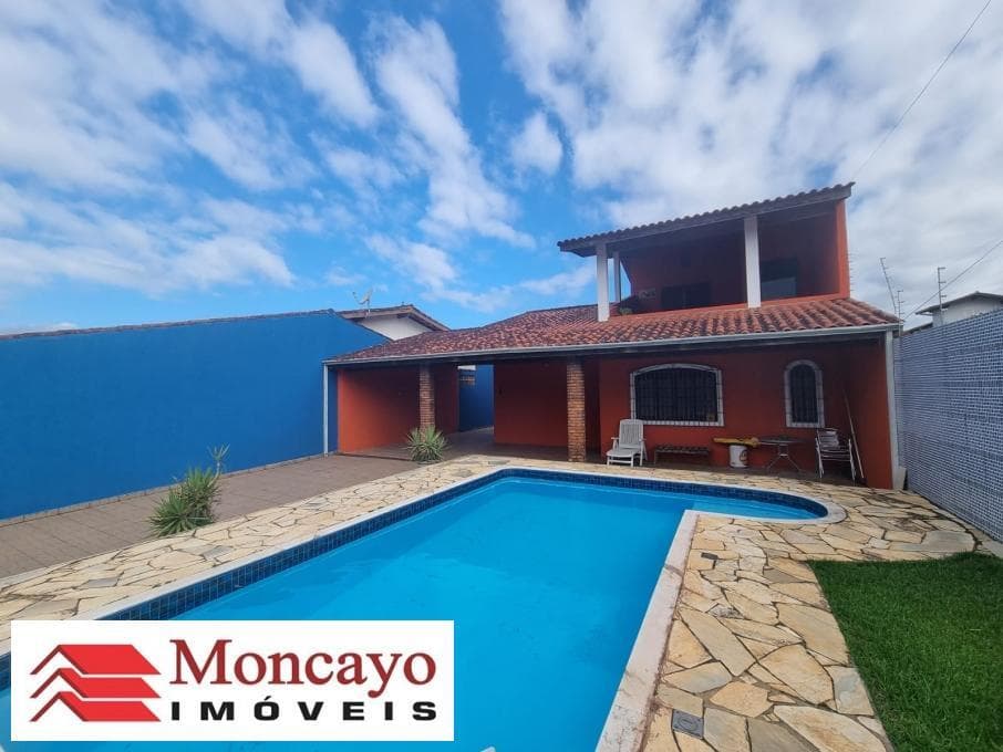 Sobrado com 3 quartos sendo 2 suítes para venda no Pontal de Santa Marina, Caraguatatuba - SP.