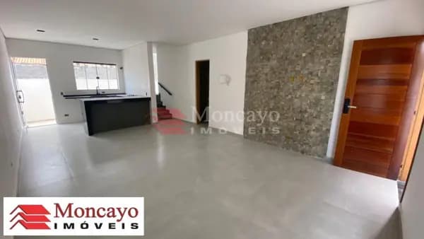 Sobrado em condomínio novo com 2 suítes à venda no Pontal de Santa Marina, Caraguatatuba - SP.