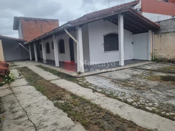 Casa para venda com 2 quartos no Porto Novo.