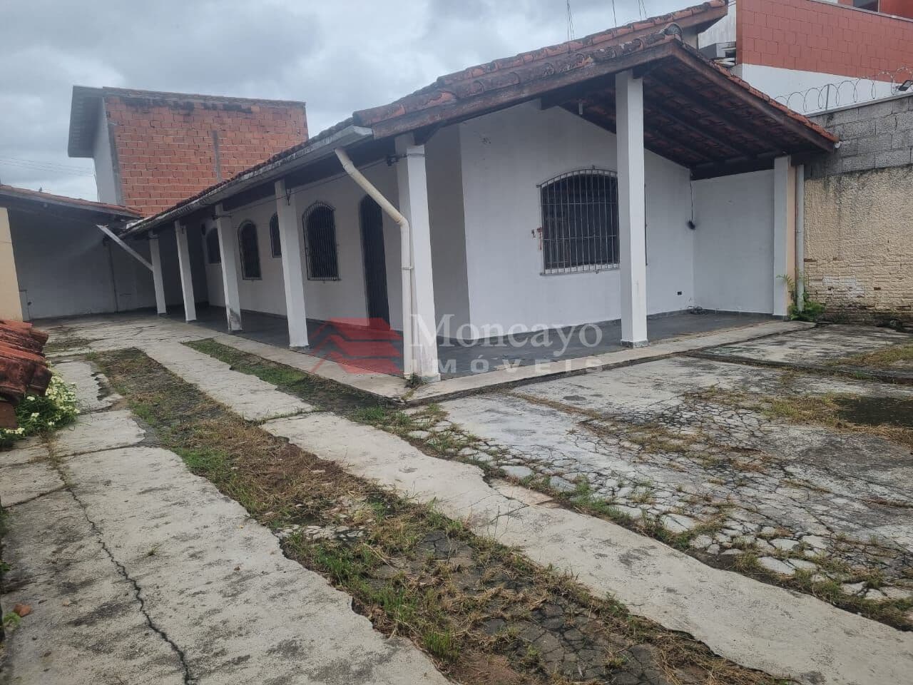 Casa para venda com 2 quartos no Porto Novo.