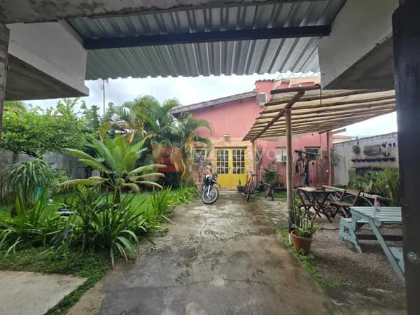 Casa com 2 quartos na Praia das Palmeiras.