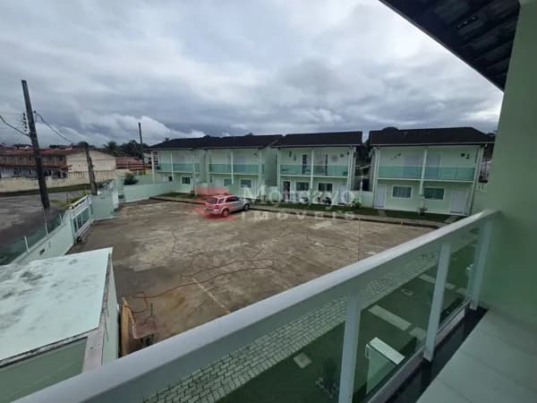 Sobrado em condomínio com 2 quartos no Porto Novo.
