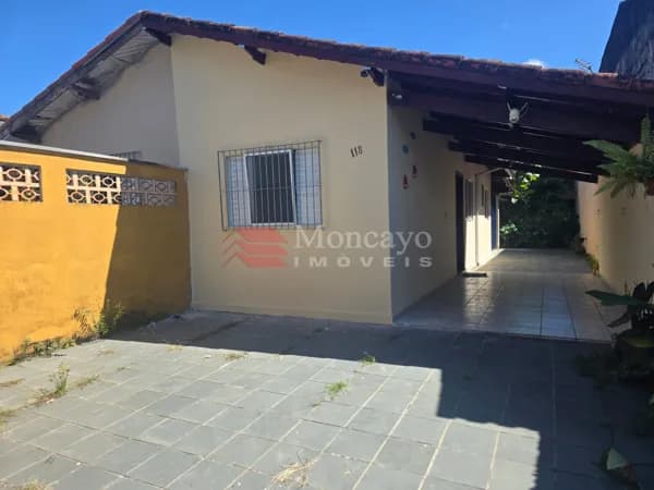 Casa à venda no bairro Indaiá.