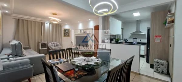 Casa à Venda na Região Central de Caieiras / SP