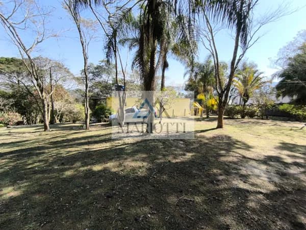 Chácara à Venda em Mairiporã com Pomar, Mirante e Fácil Acesso ao Centro