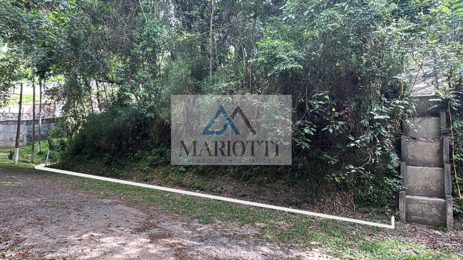 Terreno em Loteamento Alpes de Mairiporã com 1.263 m2 - Mairiporã - SP