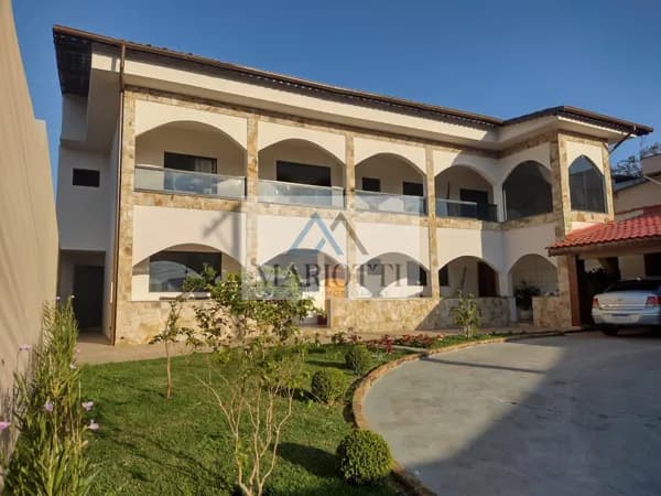 Casa à Venda em Mairiporã – Sobrado de Alto Padrão com 3 Dormitórios e Área Gourmet