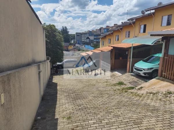 Sobrado em condomínio com 2 dormitórios em Perus -SP