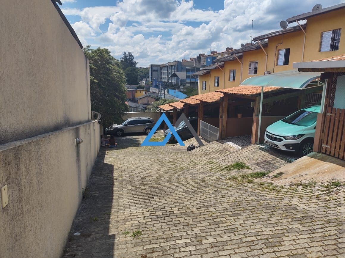 Sobrado em condomínio com 2 dormitórios em Perus -SP