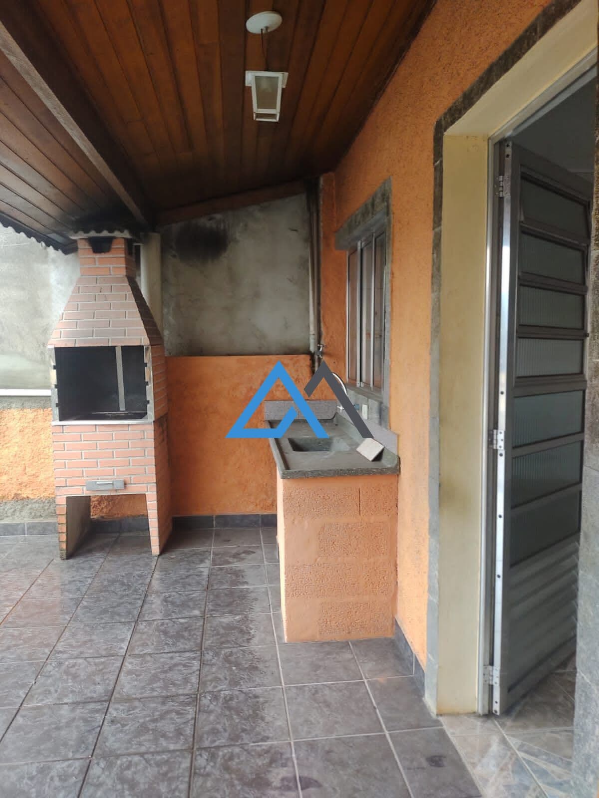 Imóvel Misto: Casa, 2 Residências e Ponto Comercial à Venda em Mairiporã - SP