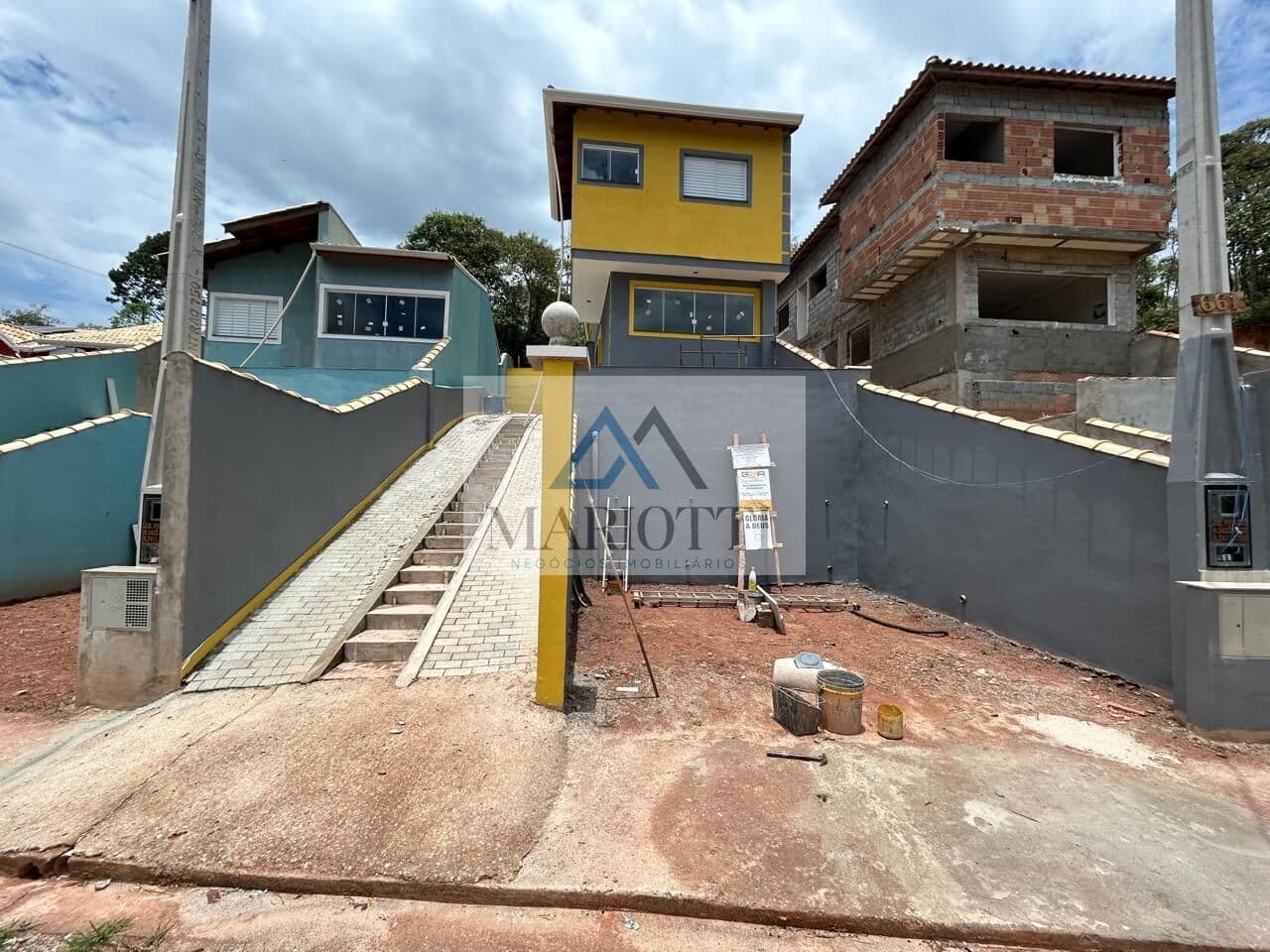 Casa com piscina a área gourmet com 150 m² à Venda em Mairiporã - SP