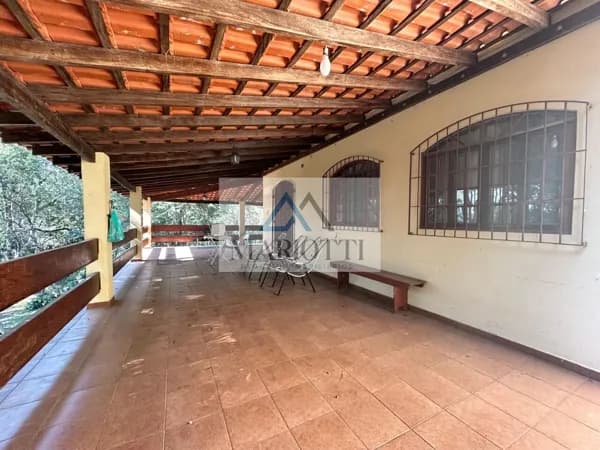Chácara com 3.000 m² em Caieiras-SP, no bairro Laranjeiras