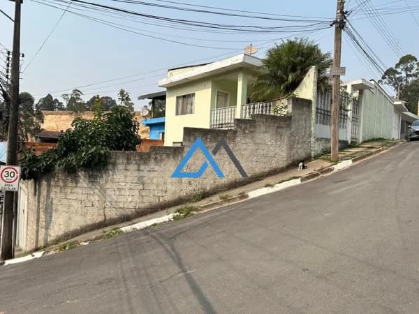 Casa em Caieiras - 4 Dormitórios, 4 Vagas, R$ 550.000 - Caieiras/SP