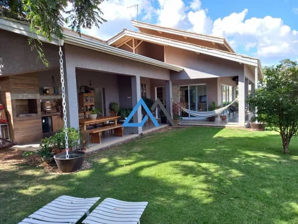 Residência de Alto Padrão no Condomínio Parque das Graças I em Atibaia
