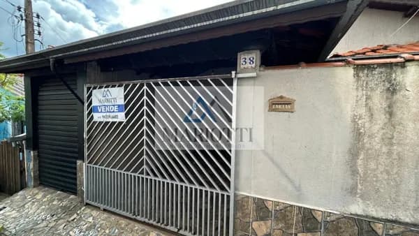 Casa à Venda no Centro de Terra Preta – Potencial Residencial e Comercial