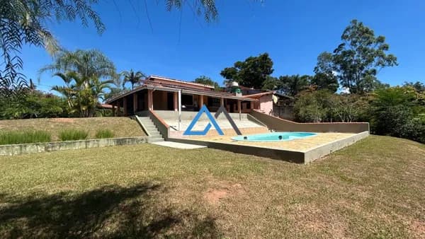Chácara com piscina e lazer pronta para morar em Tuiuti SP
