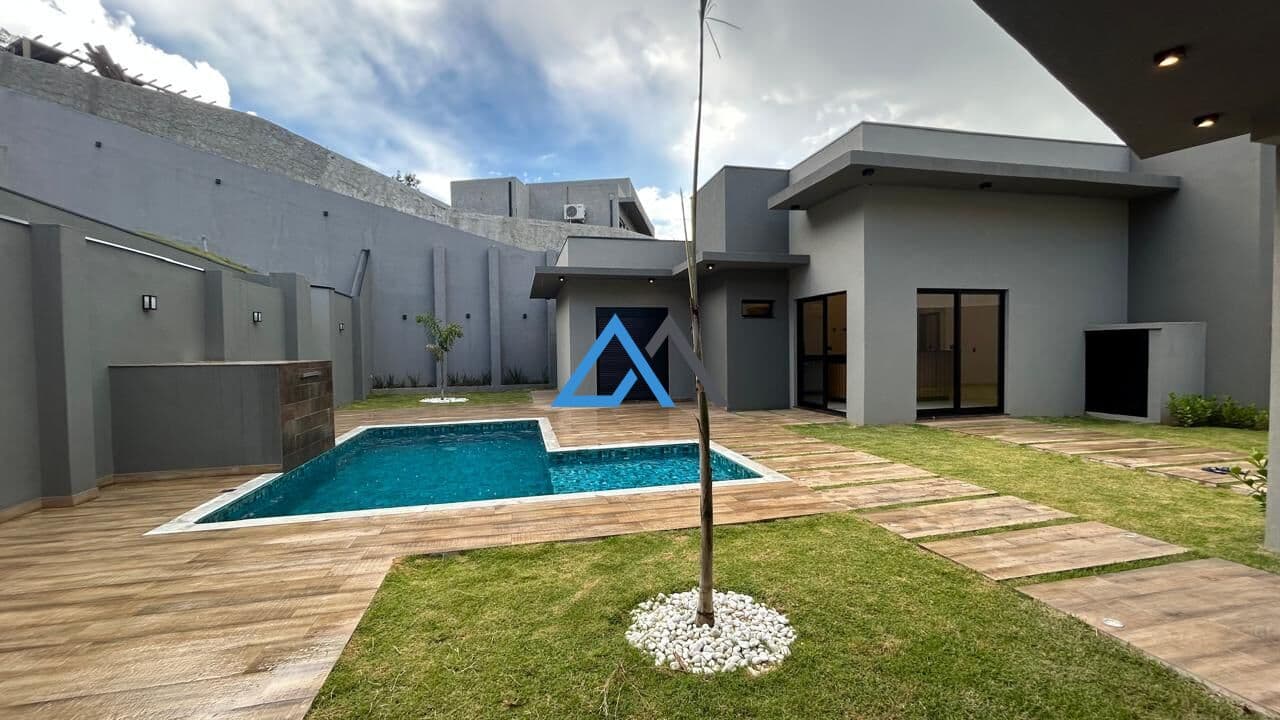 Casa Térrea de Alto Padrão com Piscina – Condomínio Quintas da Boa Vista Atibaia