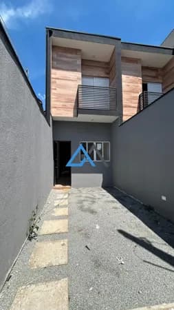 Sobrado à venda no bairro Portal das Alamedas, em Franco da Rocha-SP.