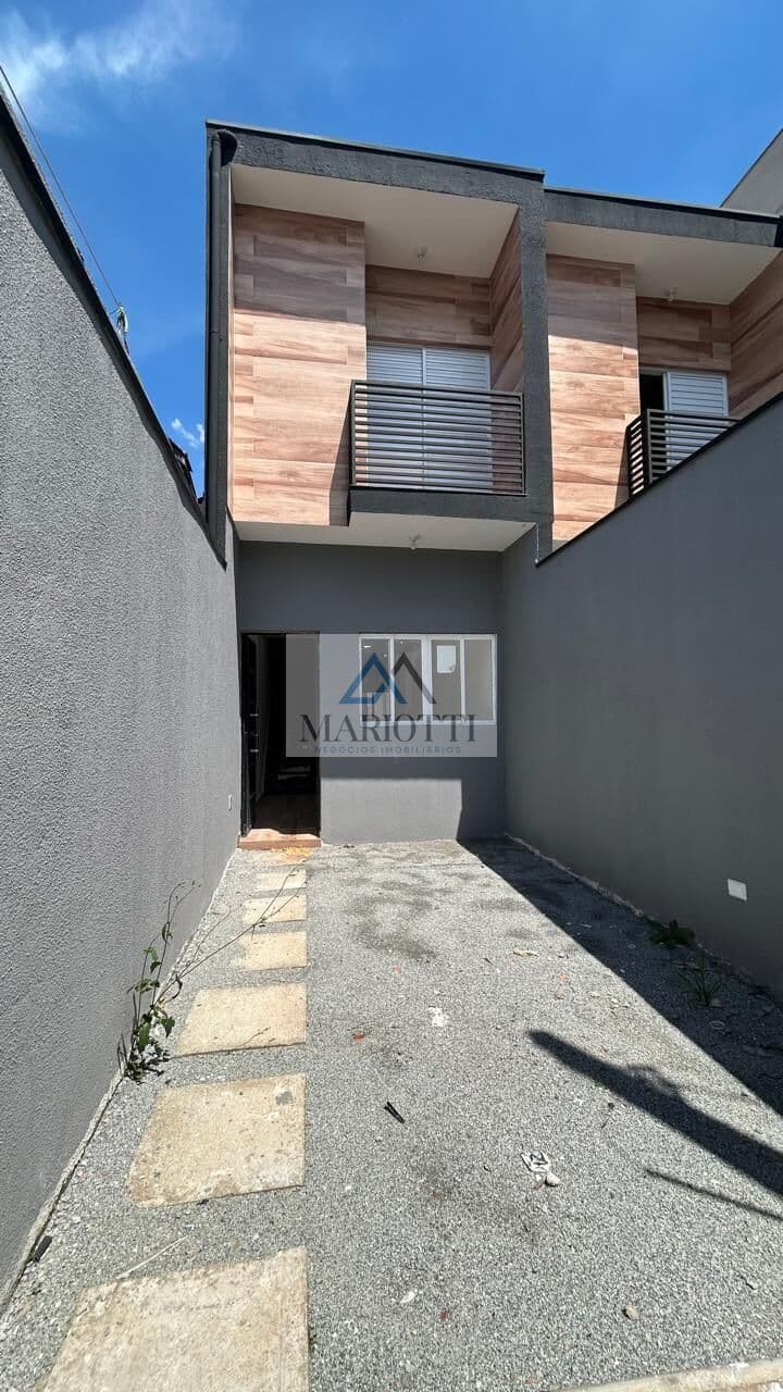 Sobrado à venda no bairro Portal das Alamedas, em Franco da Rocha-SP.