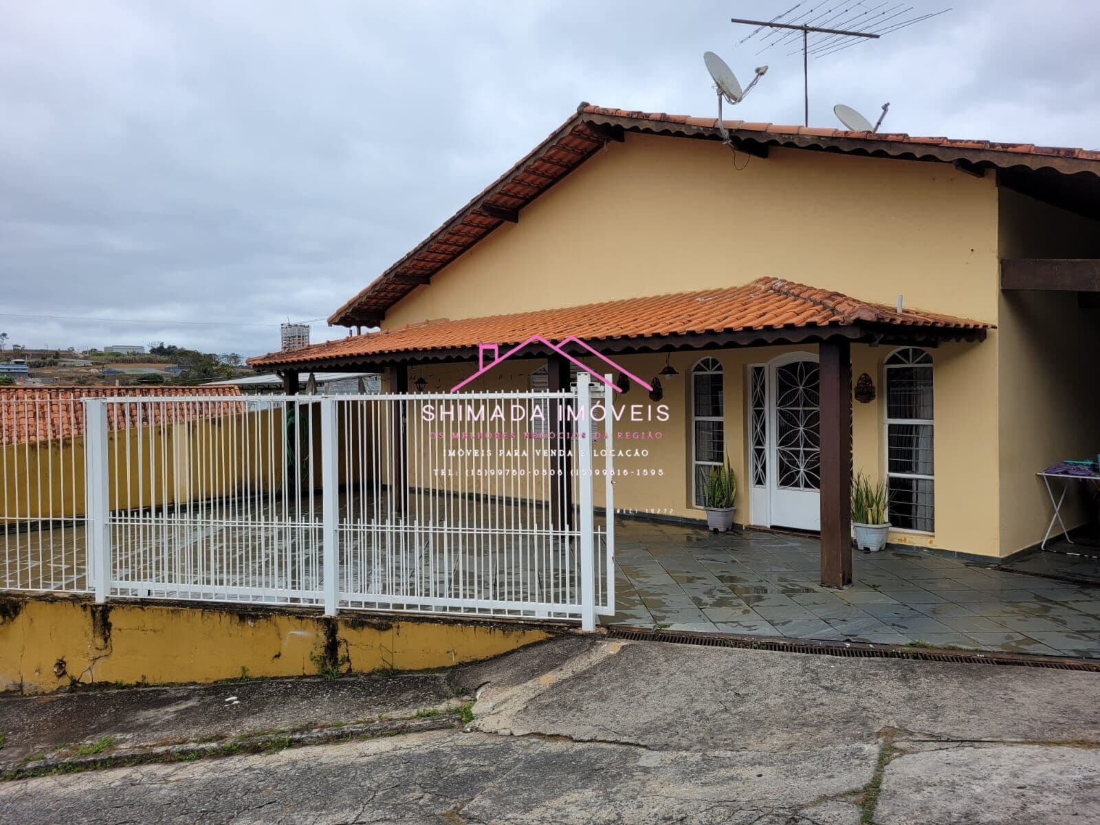 🌟 Oportunidade Única: Casa Térrea com Churrasqueira no Centro de Ibiúna