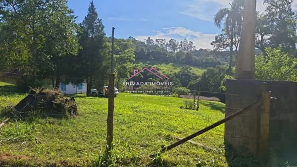 Chácara Espaçosa a 14 km do Centro de Ibiúna