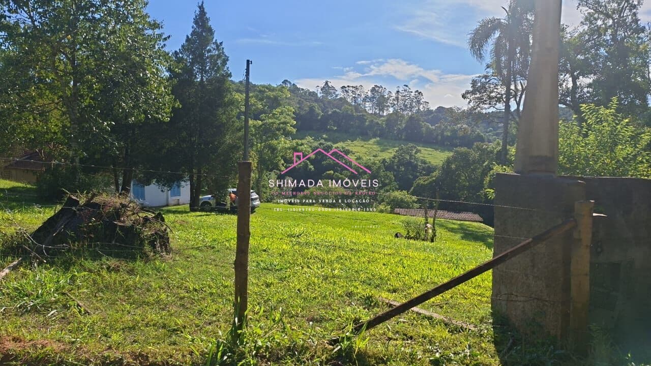 Chácara Espaçosa a 14 km do Centro de Ibiúna
