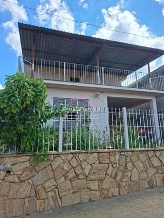 ✨ Oportunidade Imperdível! Casa Ampla com 5 Dormitórios a 2 km do Centro – R$ 550 mil