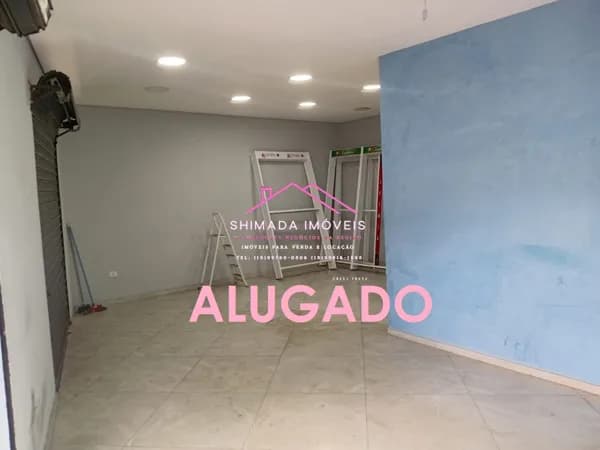 Excelente Salão Comercial com Cozinha e Banheiro no Centro de Ibiúna – R$ 2.000
