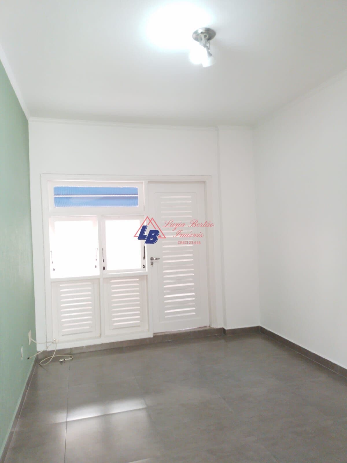 Apartamento terreo com quintal