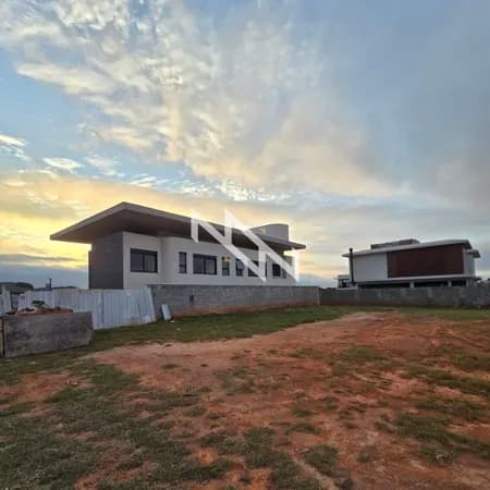 Lote em Condomínio
