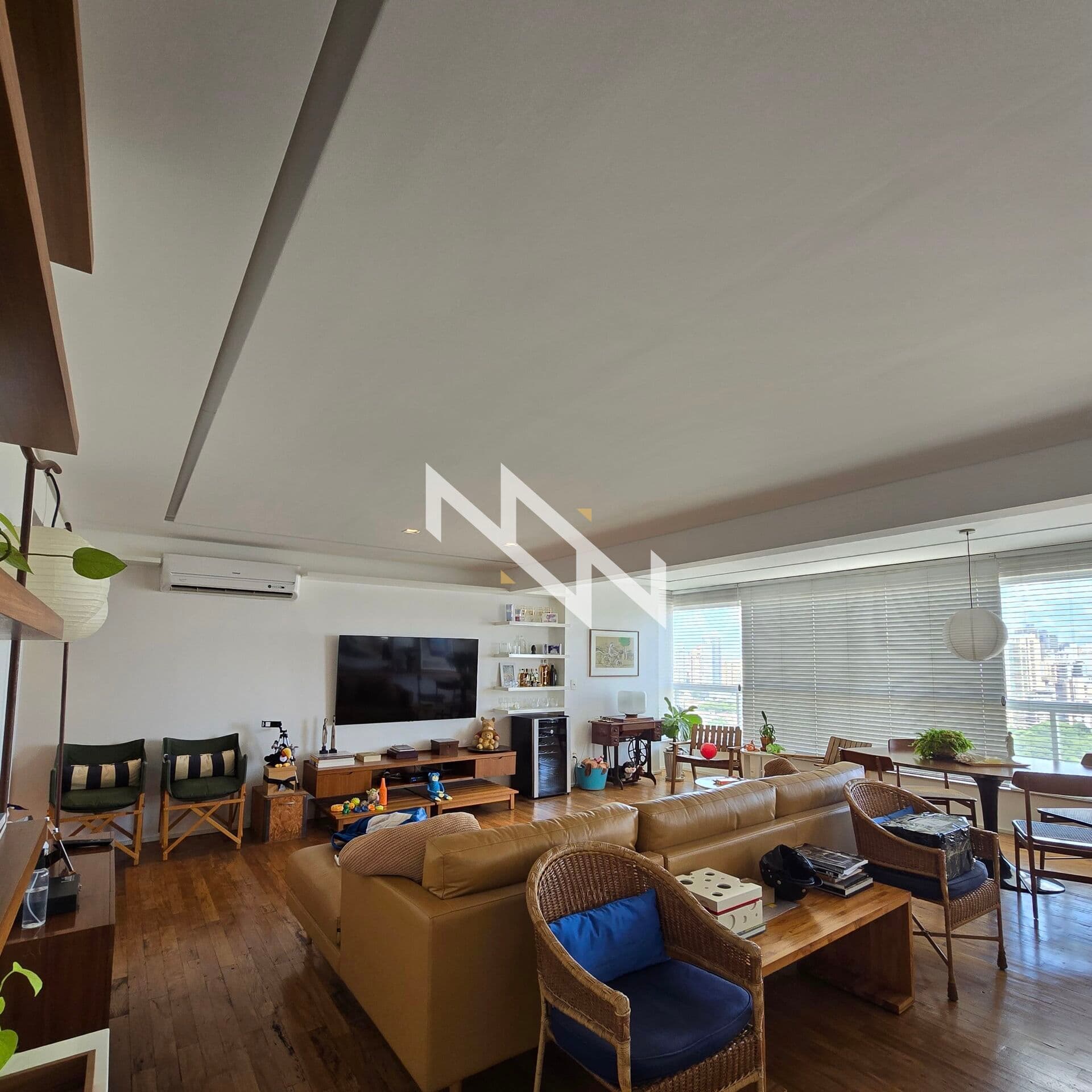 Apartamento 3 suítes com vista para o Parque Vaca Brava