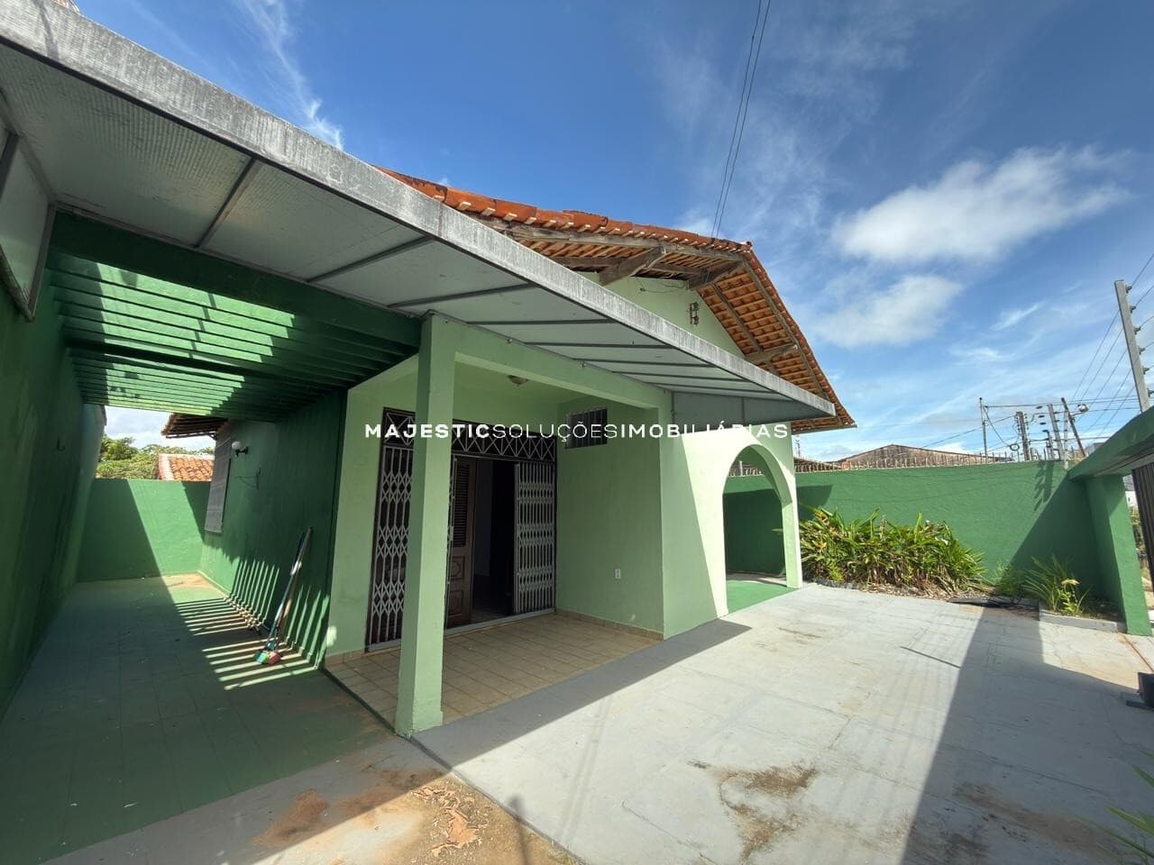Casa com subsolo excelente para clínicas, consultórios, escritórios e outros comercial em geral ou residencia