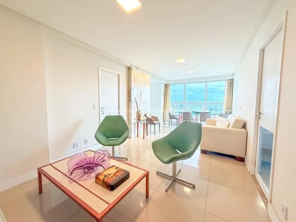 Apartamento com fino acabamento e 02 quartos para venda na ponta do farol -Condomínio Vivendas Ponta do Farol