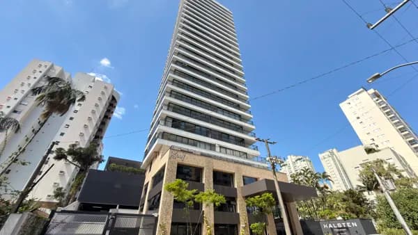 Alto padrão no 23º andar com 3 suítes no Centro de Joinville