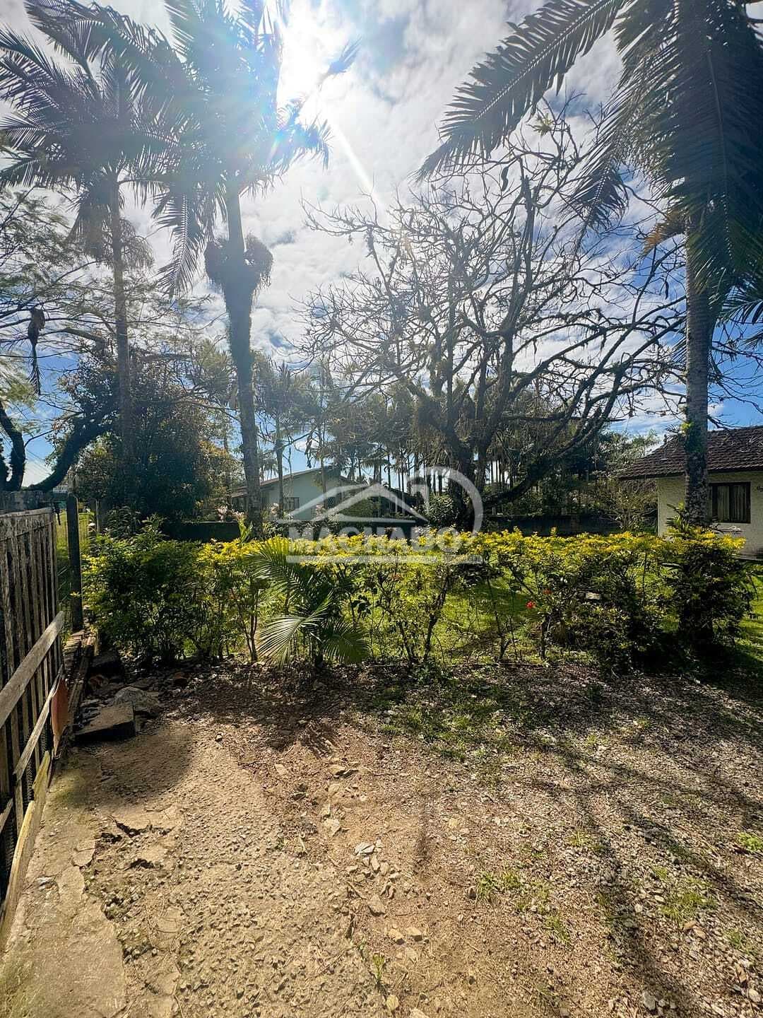 Terreno próximo à BR-101 com 1.504 m²!