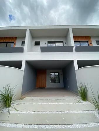 Casa Geminada com 3 quartos e 1 suíte no bairro São Marcos!