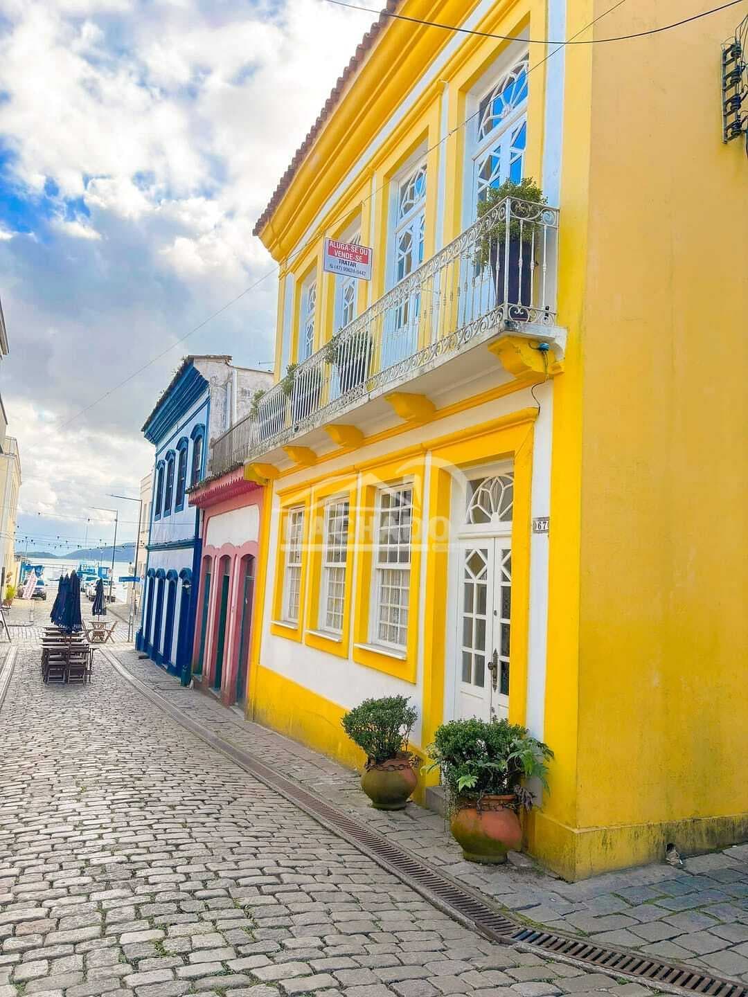 Sobrado Histórico no centro de São Francisco do Sul com vista para o mar!
