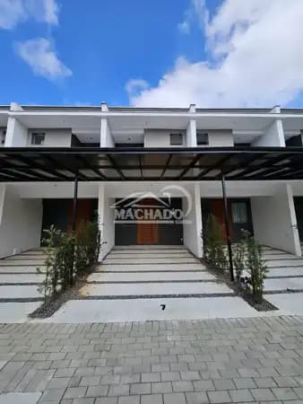 Sobrado à venda no bairro Itaum em Joinville/SC