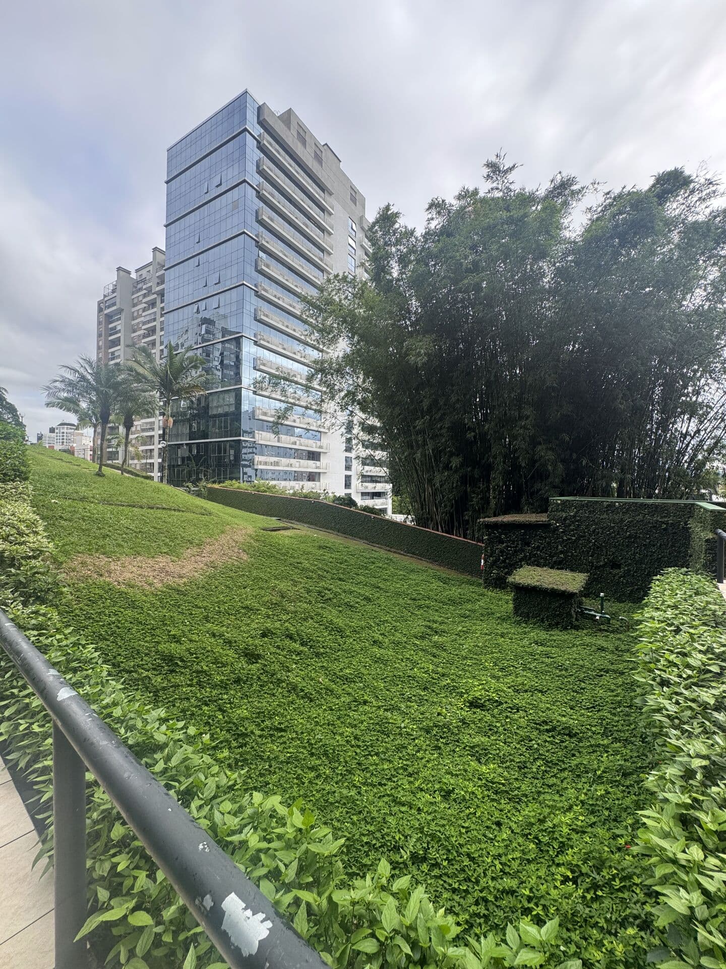 Apartamento Alto Padrão com 169m² e 4 dormitórios no Centro!