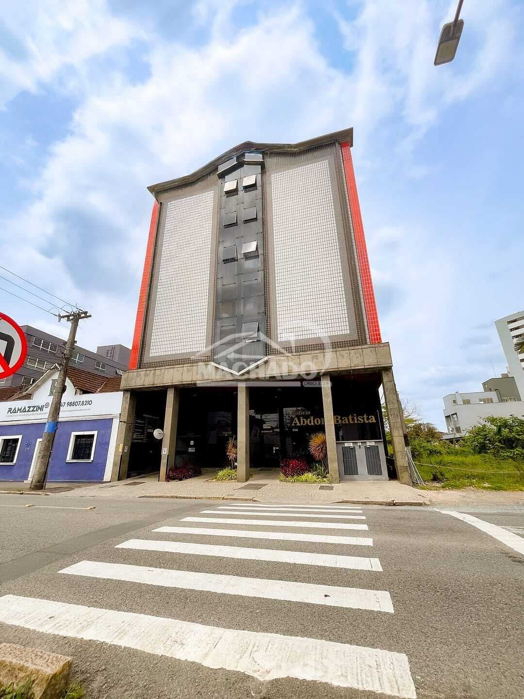 Salas Comerciais no Edifício Abdon Batista com Recepção e 20,75m² Cada!